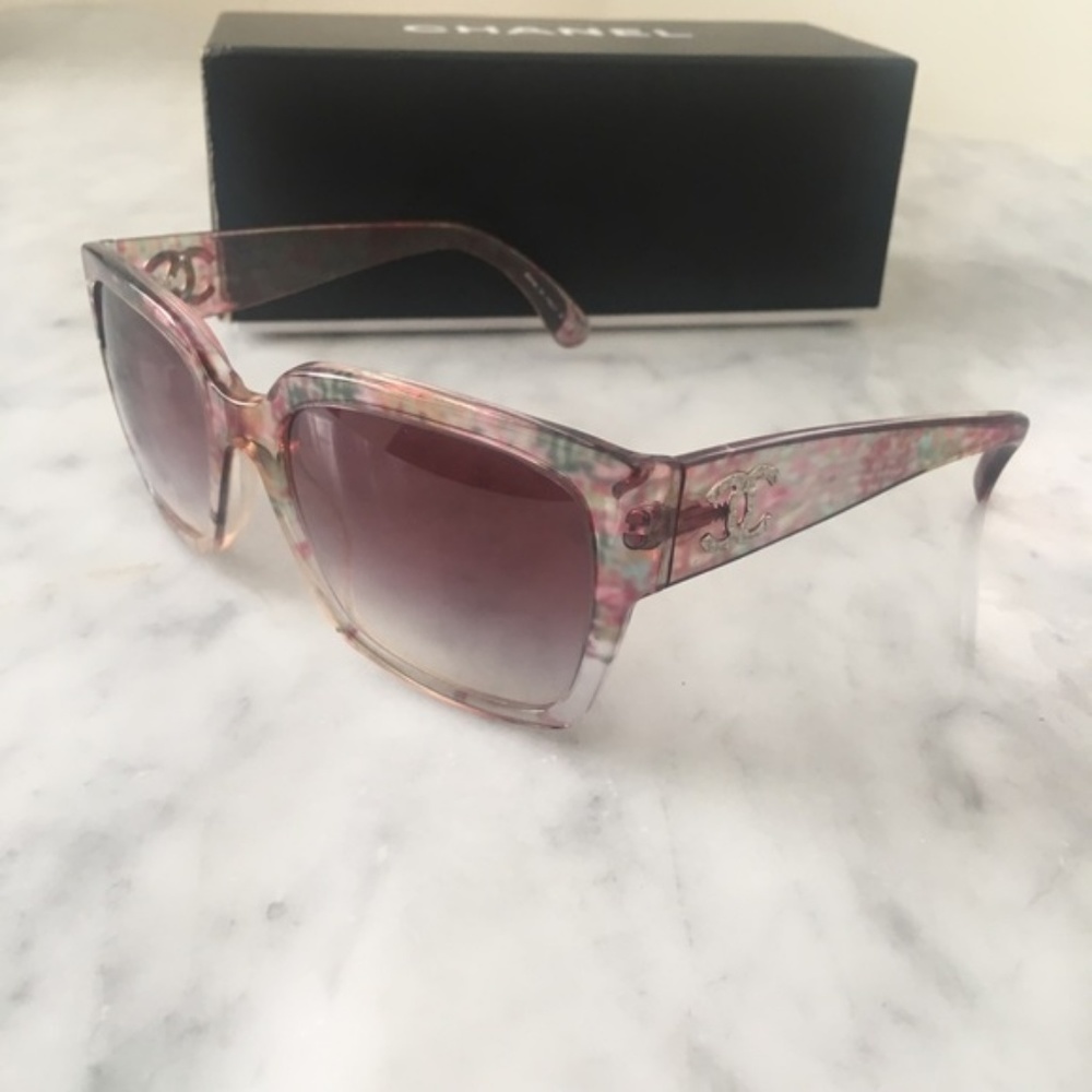 Chanel multicolor tweed pink sunglasses with case
